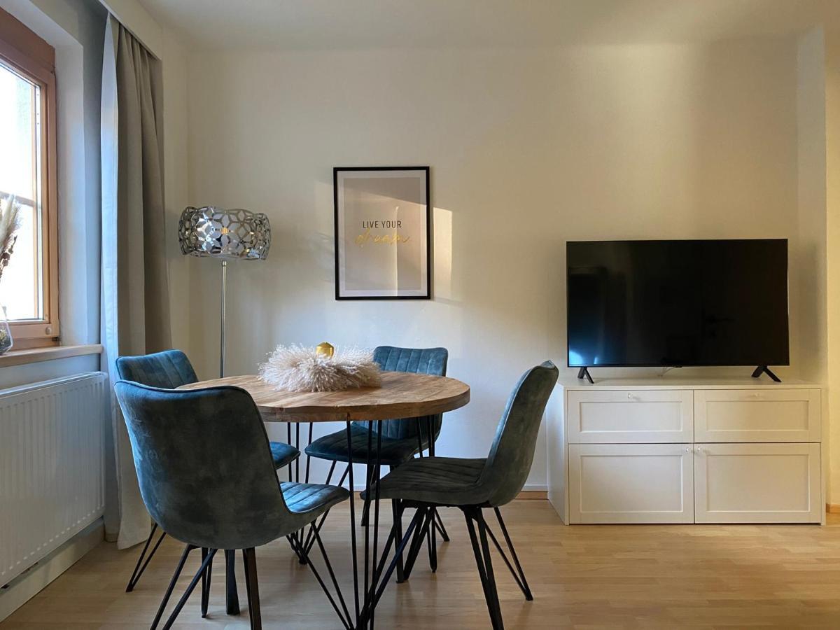Gemuetliche Wohnung Mit Gartenblick Innsbruck Luaran gambar